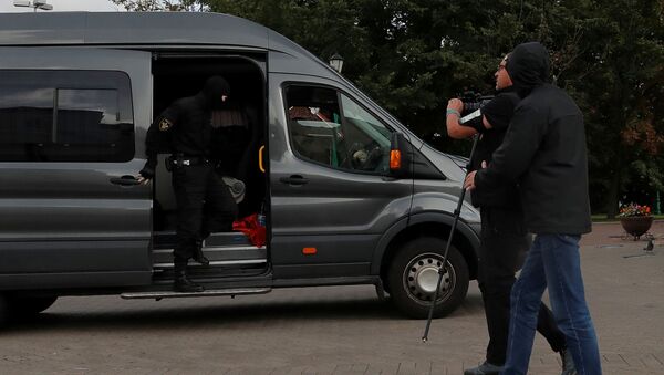 Group of Journalists Covering Protests Taken to Minsk - Sputnik International