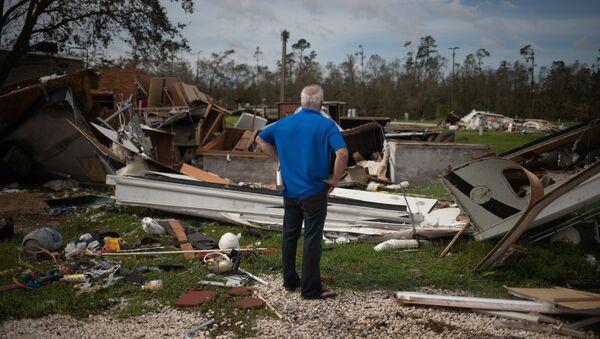 Lonnie Gatte returns to find his destroyed residence in the aftermath of Hurricane Laura in Sulphur, Louisiana, U.S., August 27, 2020. - Sputnik International