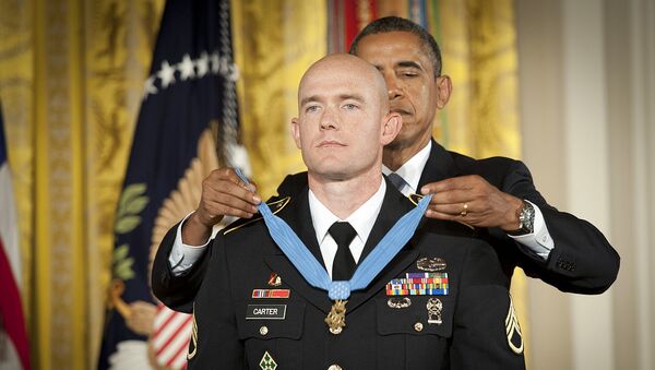 U.S. President Barack Obama awarding Medal of Honor to Ty Carter - Sputnik International