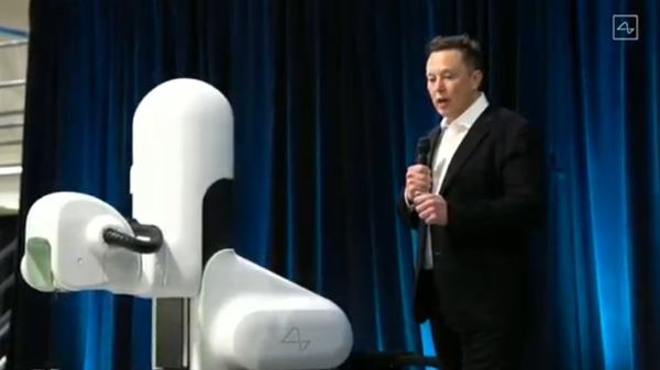 Elon Musk reveals Neuralink's Link brain implant at an August 28, 2020, press conference - Sputnik International