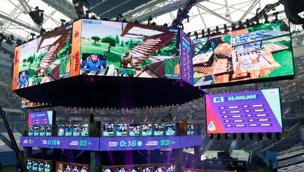 Contestants compete during the Fortnite World Cup Duos Finals at Flushing Meadows Arthur Ashe stadium in the Queens borough of New York, U.S., July 27, 2019. - Sputnik International