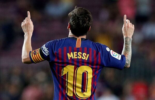 Barcelona's Lionel Messi celebrates scoring a hat trick. 18 August 2018   - Sputnik International