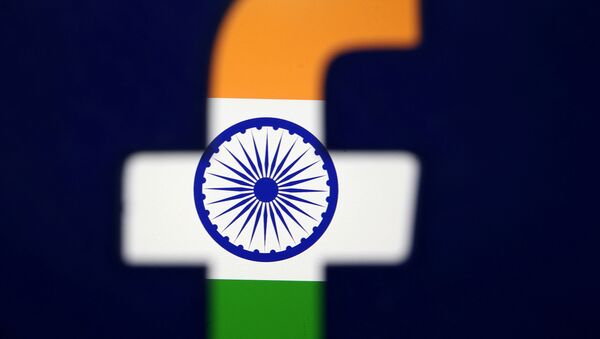 India's flag is seen through a 3D-printed Facebook logo in this illustration picture, 8 April 2019 - Sputnik International