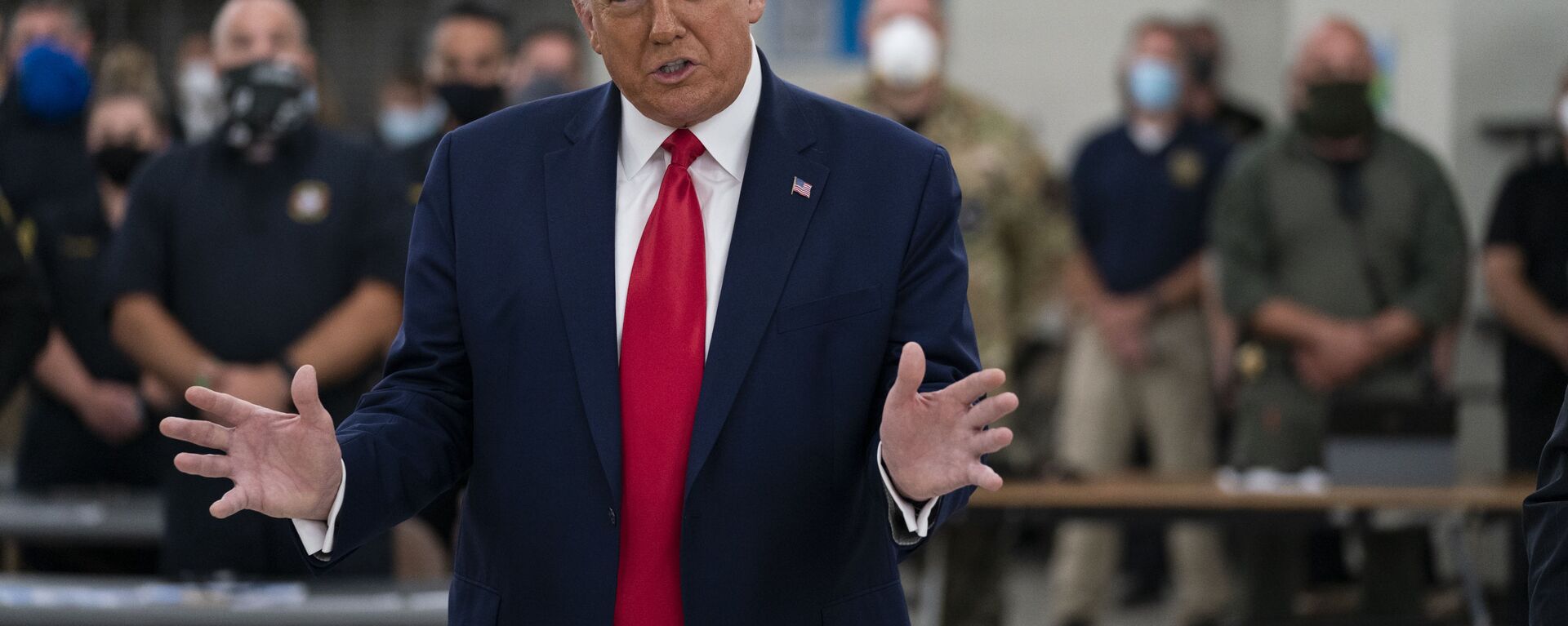 President Donald Trump speaks as he tours an emergency operations center and meets with law enforcement officers at Mary D. Bradford High School, Tuesday, Sept. 1, 2020, in Kenosha, Wis. - Sputnik International, 1920, 02.09.2020