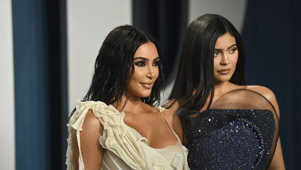 Kim Kardashian, left, and Kylie Jenner arrive at the Vanity Fair Oscar Party on Sunday, Feb. 9, 2020, in Beverly Hills, Calif. - Sputnik International