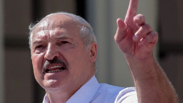 Belarus' President Alexander Lukashenko delivers a speech during a rally held to support him in central Minsk, on August 16, 2020. - Sputnik International