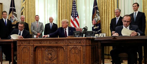 US President Donald Trump With Serbia's President Aleksandar Vucic and Kosovo's Prime Minister Avdullah Hoti US President Donald Trump With Serbia's President Aleksandar Vucic and Kosovo's Prime Minister Avdullah Hoti - Sputnik International