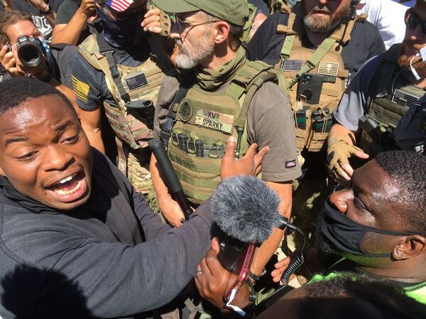 Hundreds of Protesters Gather in Louisville in Police Absence - Photos - Sputnik International