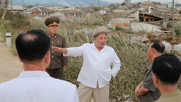 North Korea's leader Kim Jong Un inspects an unspecified area, after North Korea was affected by Typhoon Maysak in this image released September 5, 2020 by North Korea's Korean Central News Agency. - Sputnik International