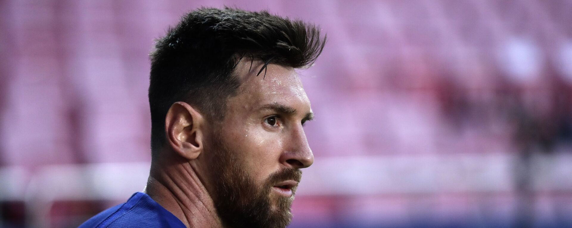 Barcelona's Lionel Messi looks on during the Champions League quarterfinal match between FC Barcelona and Bayern Munich at the Luz stadium in Lisbon, Portugal, Friday, 14 August 2020. - Sputnik International, 1920, 31.03.2021