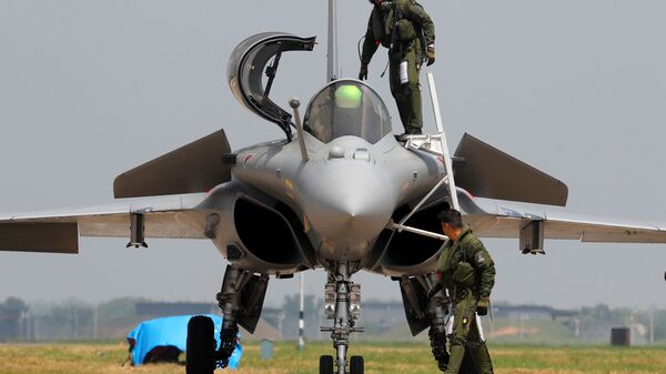 An Indian Air Force pilot gets out of a Rafale fighter jet during its induction ceremony at an air force station in Ambala, India, 10 September 2020. - Sputnik International