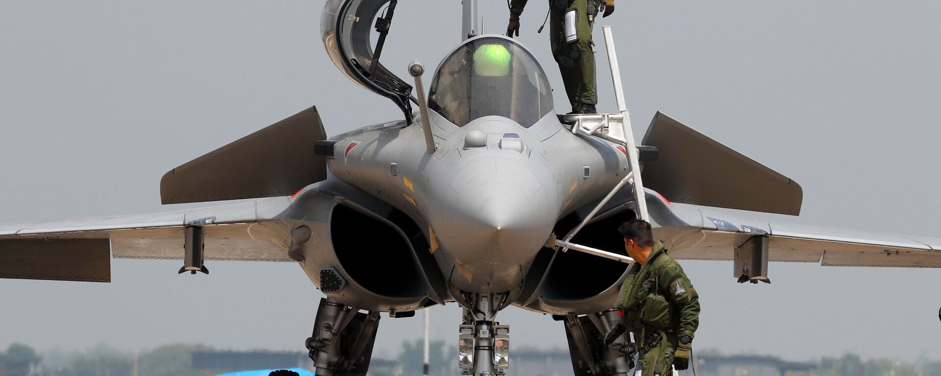 An Indian Air Force pilot gets out of a Rafale fighter jet during its induction ceremony at an air force station in Ambala, India, September 10, 2020 - Sputnik International, 1920, 17.12.2021