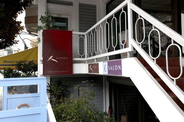 San Francisco Salon Owner Closes Her Shop After Pelosi's Maskless Visit San Francisco Salon Owner Closes Her Shop After Pelosi's Maskless Visit - Sputnik International