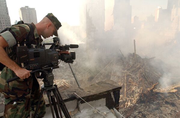 A US Navy videographer documents the crime scene where the World Trade Center collapsed following the 11 September terrorist attack - Sputnik International