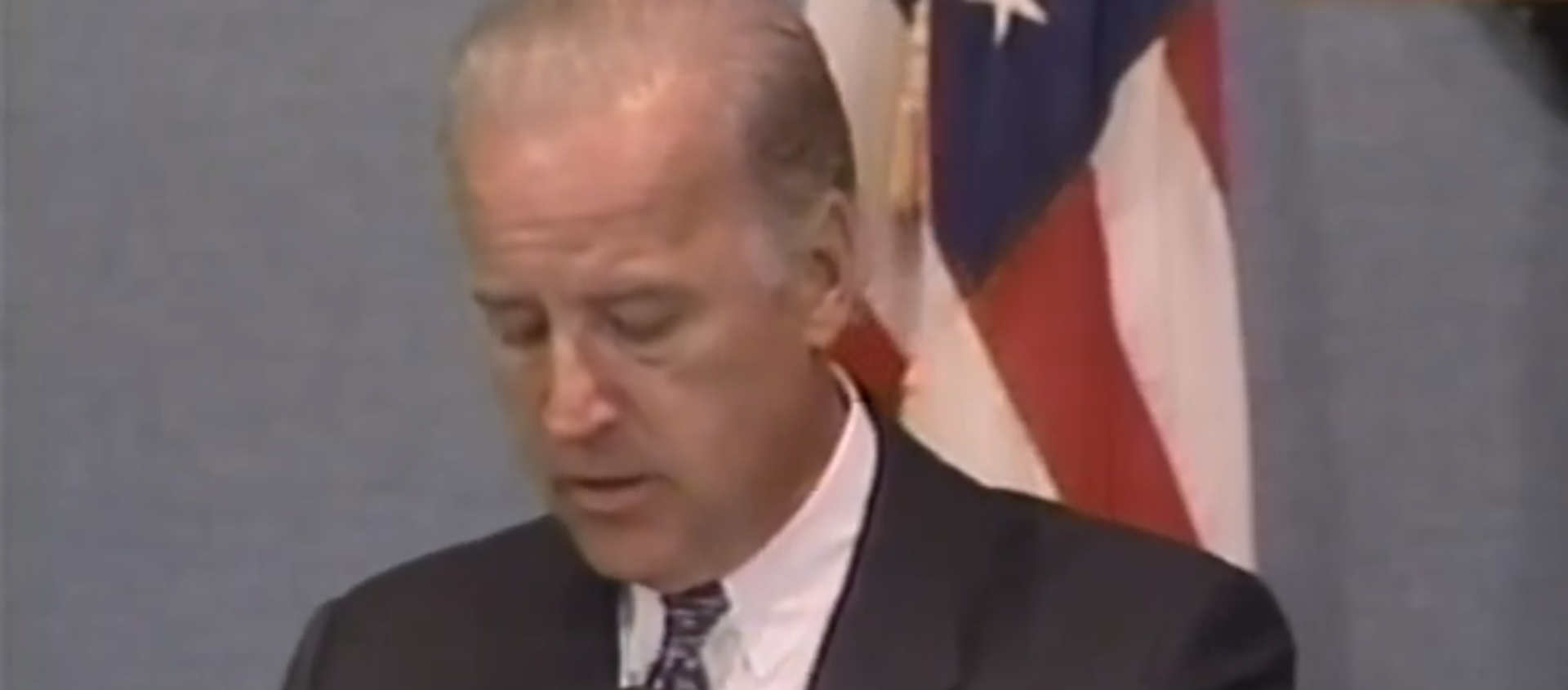 Joe Biden gives a speech in Washington, DC, 10 September 2001. - Sputnik International, 1920, 11.09.2020