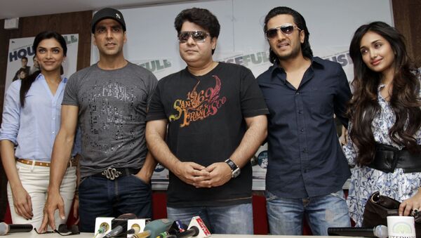 Sajid Khan, center, during a press conference to promote film 'Houseful' in Ahmadabad, India - Sputnik International