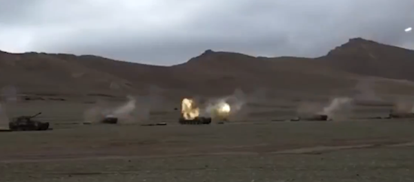 Chinese self-propelled artillery fire in unison in joint-service drills on the Tibetan plateau - Sputnik International