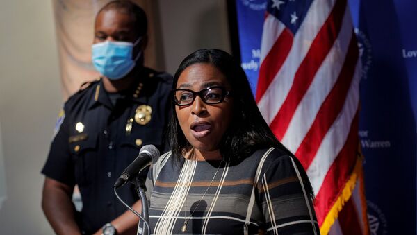 Rochester Mayor Lovely Warren speaks during a news conference with Rochester Police Chief, La'Ron Singletary, regarding the protests over the death of a Black man, Daniel Prude, after police put a spit hood over his head during an arrest on March 23, in Rochester, New York, U.S. September 6, 2020.  - Sputnik International