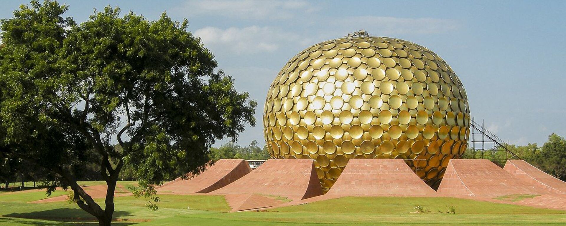 The Matrimandir in Auroville, Tamil Nadu, India - Sputnik International, 1920, 11.05.2021