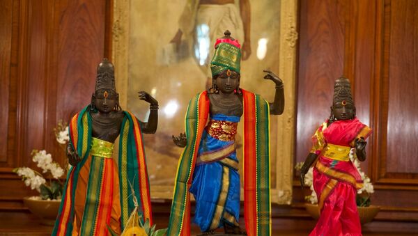 UK Returns Stolen 15th Century Idols of Hindu Deities Ram, Sita, Lakshmana to India After 40 Years - Sputnik International