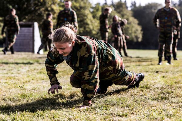Belgian Crown Princess Elisabeth takes part in a military initiation training at Elsenborn Belgian army camp in Butgenbach, Belgium September 10, 2020. - Sputnik International