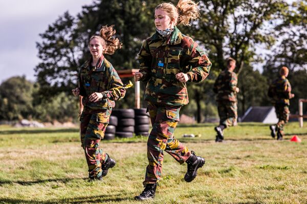 Belgian Crown Princess Elisabeth takes part in a military initiation training at Elsenborn Belgian army camp in Butgenbach, Belgium September 10, 2020. - Sputnik International