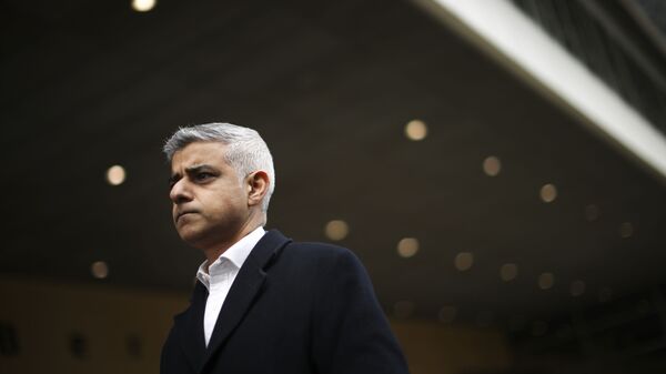 London Mayor Sadiq Khan talks to journalists following his meeting with European Commission's Head of Task Force for Relations with the United Kingdom Michel Barnier at the EU headquarters in Brussels, Tuesday, Feb. 18, 2020 - Sputnik International