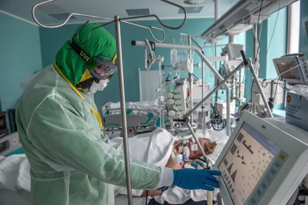Russia's UN Mission Opens Exhibition Showing Efforts of Russian Medics, Volunteers During Pandemic Russia's UN Mission Opens Exhibition Showing Efforts of Russian Medics, Volunteers During Pandemic - Sputnik International