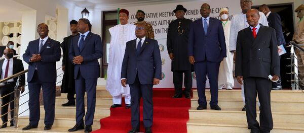 Heads of state of the Economic Community of West African States (ECOWAS) pose after a consultative meeting in Accra, Ghana September 15, 2020. - Sputnik International