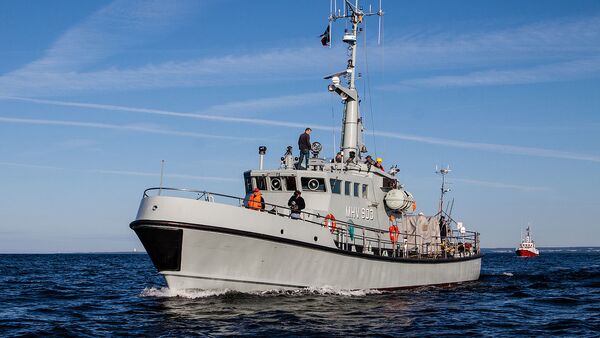  Danish home guard vessel MHV 903 Hjortø, Danish rescue cruiser SAR Leopold Rosenfeldt in the background - Sputnik International