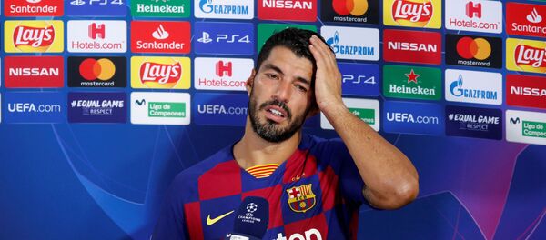 Round of 16 Second Leg - FC Barcelona v Napoli - Camp Nou, Barcelona, Spain - August 8, 2020 Barcelona's Luis Suarez speaks to the media after the match, as play resumes behind closed doors following the outbreak of the coronavirus disease (COVID-19 Round of 16 Second Leg - FC Barcelona v Napoli - Camp Nou, Barcelona, Spain - August 8, 2020 Barcelona's Luis Suarez speaks to the media after the match, as play resumes behind closed doors following the outbreak of the coronavirus disease (COVID-19 - Sputnik International