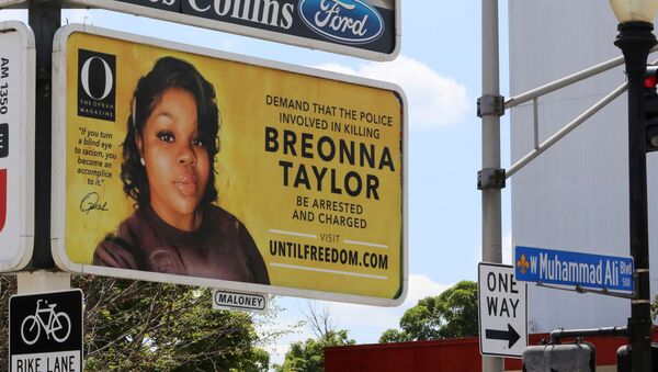One of 26 billboards, sponsored by Oprah Winfrey's O, The Oprah Magazine, calling for criminal charges against police officers in the killing of Breonna Taylor, - Sputnik International