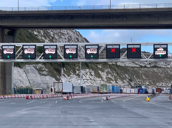 UK Firms Reportedly Urged to Set Up EU Bases to Dodge Post-Brexit ‘Administrative Nightmare’ UK Firms Reportedly Urged to Set Up EU Bases to Dodge Post-Brexit ‘Administrative Nightmare’ - Sputnik International