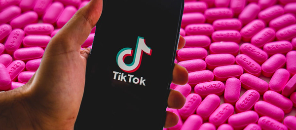 Benadryl, TikTok collage Benadryl, TikTok collage - Sputnik International