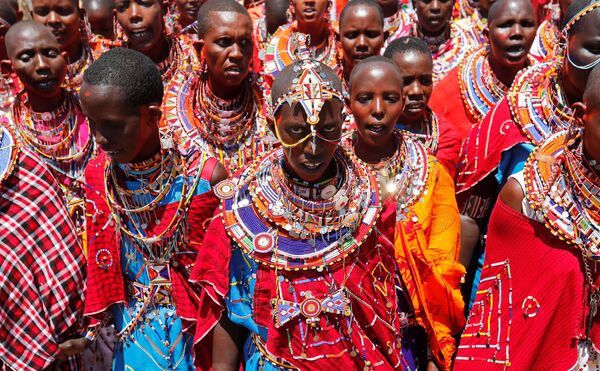 Женщины племени масаи во время ритуала посвящения младших воинов в городе Каджиадо - Sputnik International