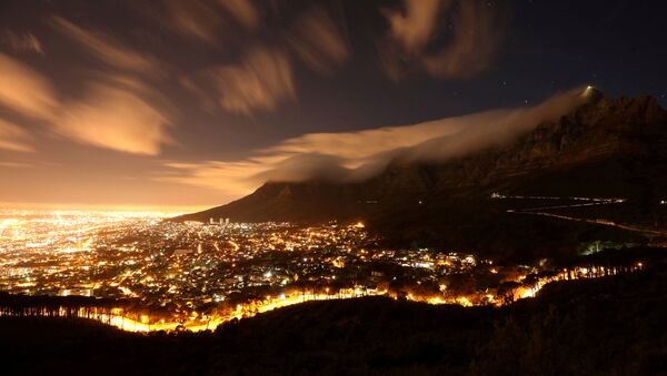 Clouds blow over Cape Town's iconic Table Mountain in Cape Town, South Africa, March 17, 2019 - Sputnik International
