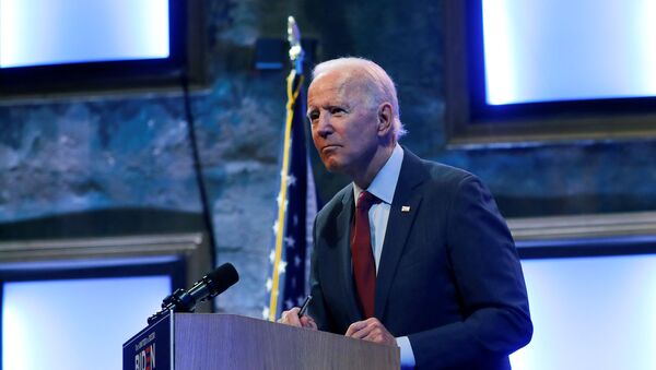 U.S. Democratic presidential candidate and former Vice President Joe Biden speaks to reporters after delivering a speech on the U.S. Supreme Court at the Queen Theater in Wilmington, Delaware, U.S., September 27, 2020 - Sputnik International