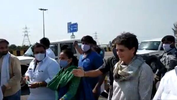Shri Rahul Gandhi  and Smt.  Priyanka Gandhi 's cars stopped by Yogi's police at Yamuna Expressway - Sputnik International