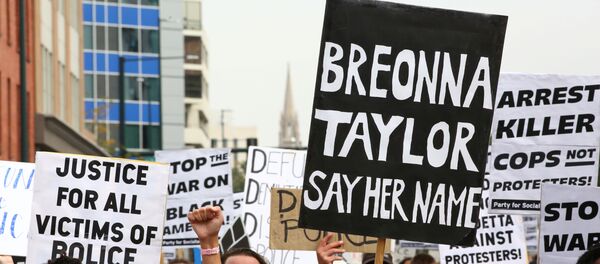 Protesters gather for a rally for Black women in Denver Protesters gather for a rally for Black women in Denver - Sputnik International