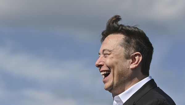 Technology entrepreneur Elon Musk laughs as he visits the Tesla Gigafactory construction site in Gruenheide near Berlin, Germany, Sept. 3, 2020. - Sputnik International
