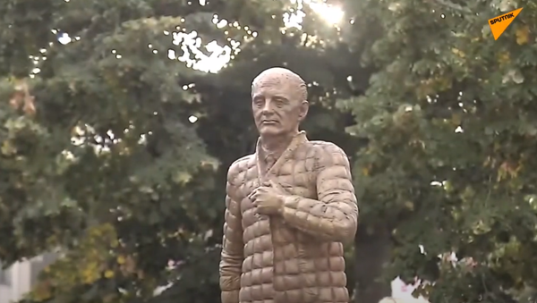 Statue of Mikhail Gorbachev unveiled in the German town of Dessau. - Sputnik International