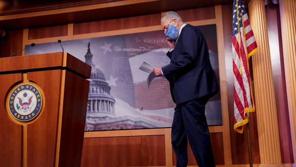 U.S. Senate Minority Leader Chuck Schumer (D-NY) arrives to a news conference at the U.S. Capitol in Washington, U.S. October 1, 2020. - Sputnik International