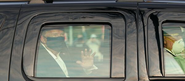 A car with US President Trump drives past supporters in a motorcade outside of Walter Reed Medical Center in Bethesda, Maryland on October 4, 2020. A car with US President Trump drives past supporters in a motorcade outside of Walter Reed Medical Center in Bethesda, Maryland on October 4, 2020. - Sputnik International