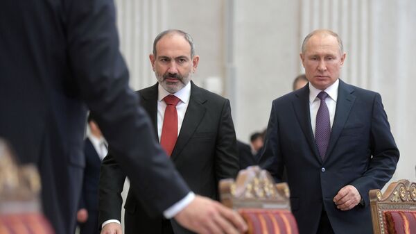 Russian President Vladimir Putin and Armenian Prime Minister Nikol Pashinyan in Saint-Petersburg, 20 October 2019 - Sputnik International