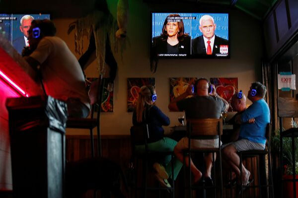 'Gaffe Machine': Trump Hits Out at Harris as He Live-Tweets Vice Presidential Debate  - Sputnik International