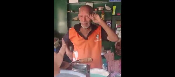 This video completely broke my heart. Dilli waalon please please go eat at in Malviya Nagar if you get a chance - Sputnik International