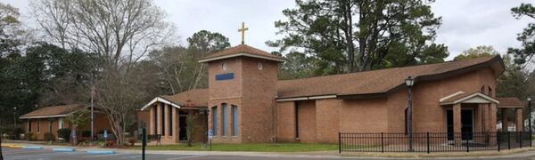 Unholy Trinity: US Catholic Priest Busted for Engaging in Threesome on Altar Unholy Trinity: US Catholic Priest Busted for Engaging in Threesome on Altar - Sputnik International