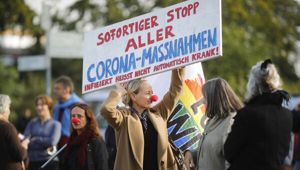 People against the government's coronavirus policy protest in front of German President's residence Bellevue Palace in Berlin, Germany, Thursday, Oct. 1, 2020.  - Sputnik International