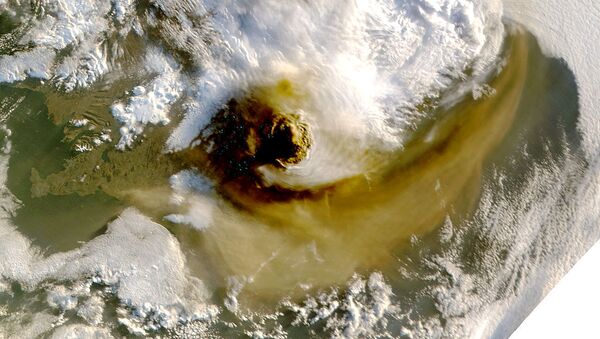 Satellite image from 22 May 2011 of the volcanic plume above Iceland - Sputnik International