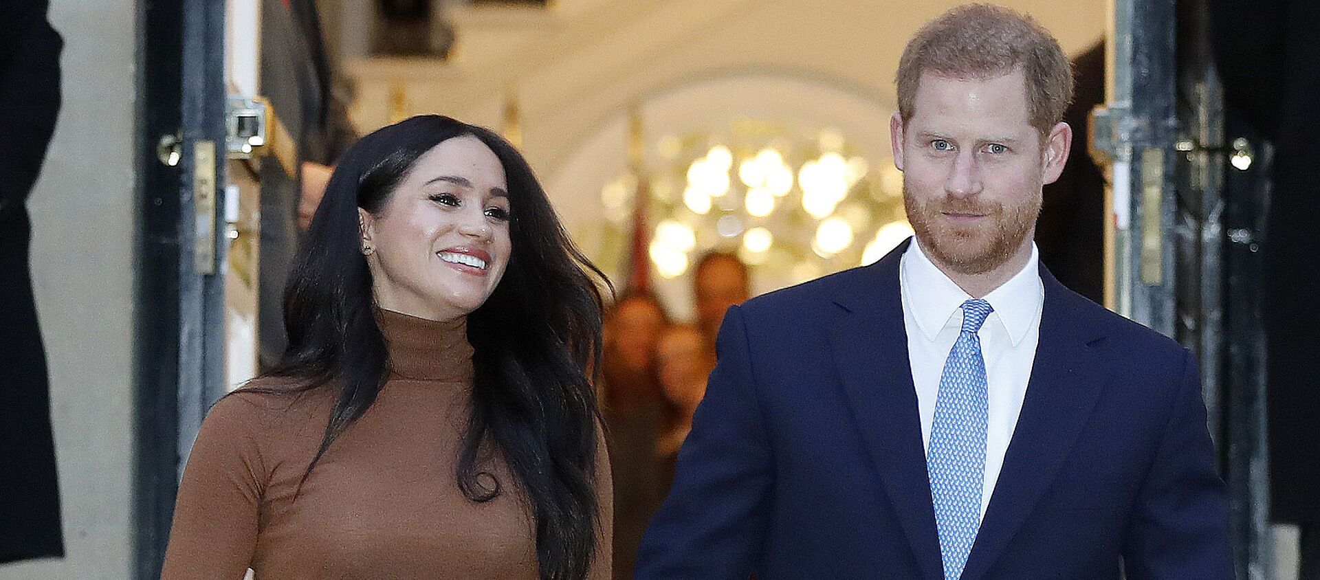 Britain's Prince Harry and Meghan, Duchess of Sussex leave after visiting Canada House in London, Tuesday Jan. 7, 2020, after their recent stay in Canada - Sputnik International, 1920, 07.02.2021